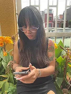 Snapshot of Mia_fiire chatting on December 19, 7:16 pm Mia fiire online show from December 19, 7:16 pm