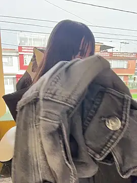 Mia fiire online show from March 5, 8:38 pm