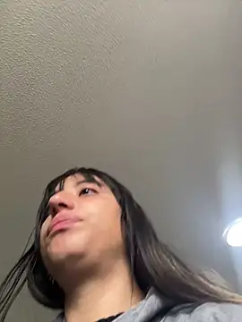 Mia fiire online show from March 20, 1:01 pm