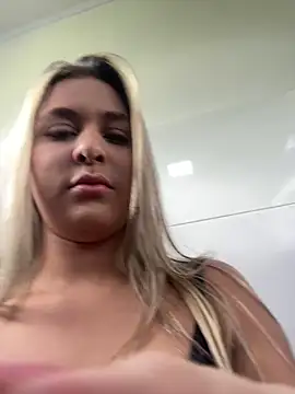 Snapshot of Sofia_Lopezz1 chatting on December 18, 4:00 pm Sofia Lopezz1 online show from December 18, 4:00 pm