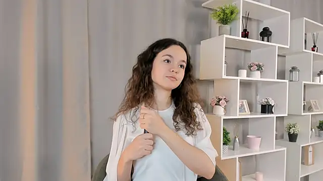 Snapshot of TifanyMeyerott chatting on December 4, 10:25 am TifanyMeyerott online show from December 4, 10:25 am