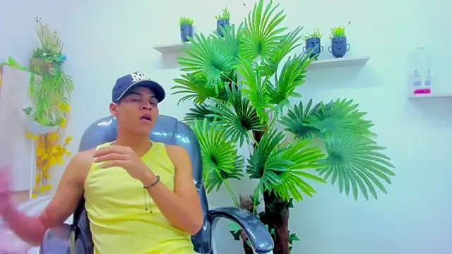 MorochoHott online show from November 27, 10:32 pm