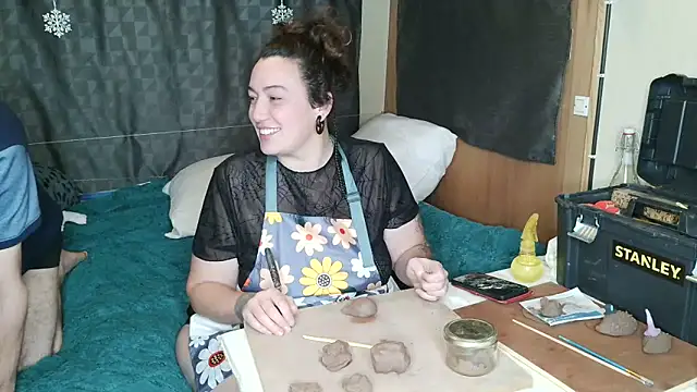 Snapshot of BBWorking chatting on December 14, 8:03 pm BBWorking online show from December 14, 8:03 pm