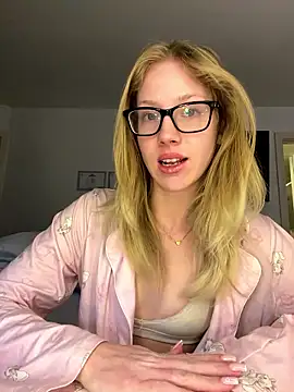 Snapshot of RosieLovexoxx chatting on January 12, 4:03 pm RosieLovexoxx online show from January 12, 4:03 pm