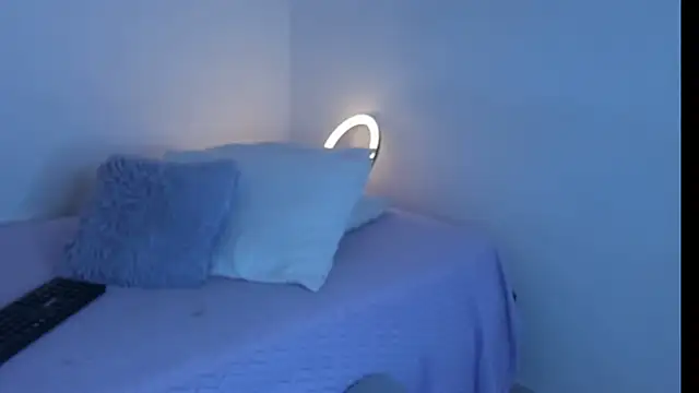 violetaebony online show from December 15, 10:54 am