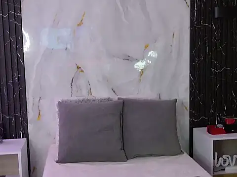 Snapshot of ChloeHolmes chatting on February 11, 10:48 am ChloeHolmes online show from February 11, 10:48 am