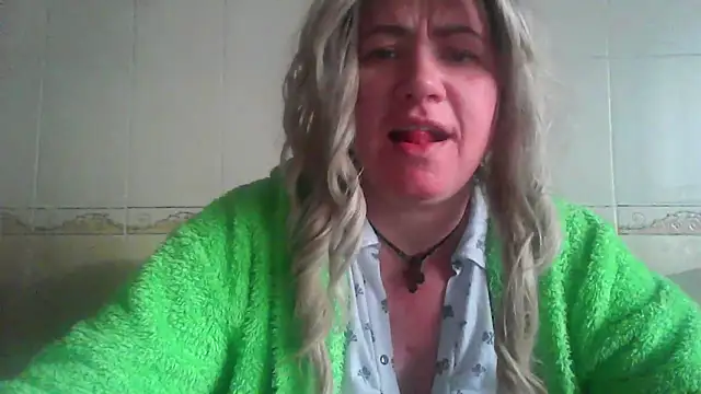 ClaireShannon online show from December 18, 1:15 pm