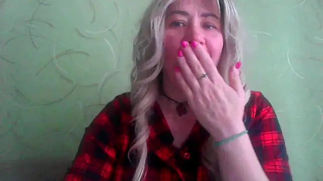 ClaireShannon online show from December 17, 9:47 am