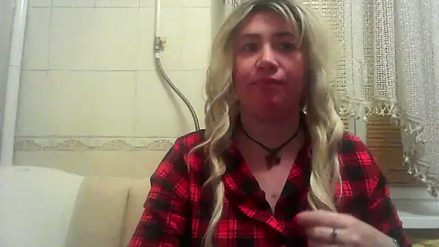 ClaireShannon online show from December 19, 5:37 pm