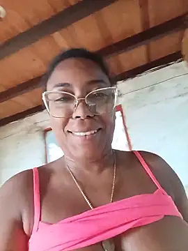 Snapshot of ChanneldelaCroix chatting on June 17, 12:59 pm ChanneldelaCroix online show from June 17, 12:59 pm