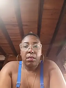 Snapshot of ChanneldelaCroix chatting on June 14, 12:18 am ChanneldelaCroix online show from June 14, 12:18 am