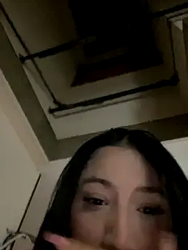 Snapshot of lina10_ chatting on December 2, 11:39 pm lina10 online show from December 2, 11:39 pm