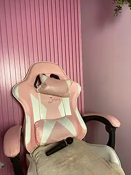 PrettyChloe  online show from April 20, 7:59 pm