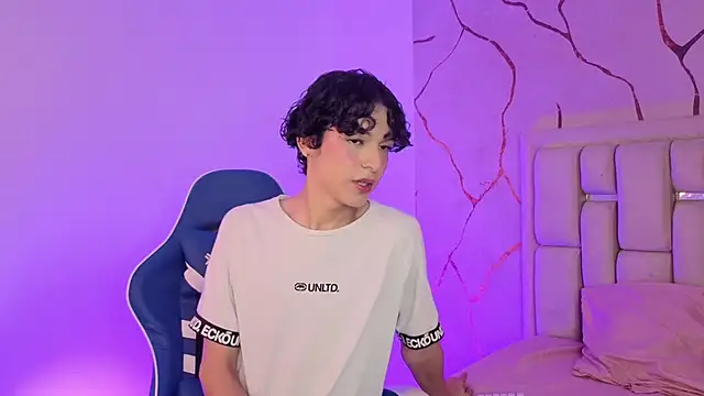 SthepanodiMonaco online show from March 20, 3:40 am