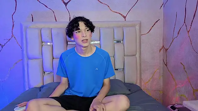 SthepanodiMonaco online show from March 28, 3:18 am