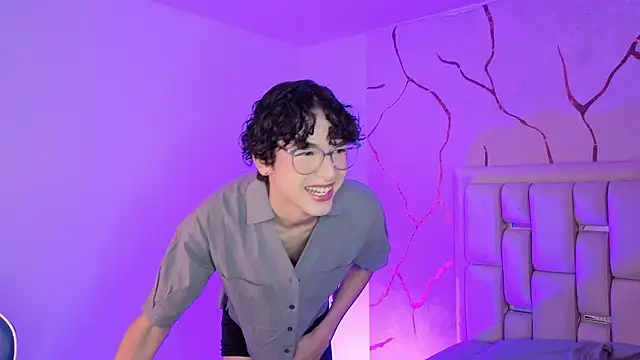 SthepanodiMonaco online show from March 10, 3:32 am