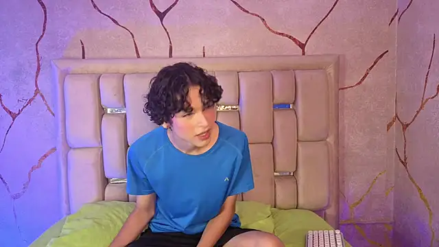 SthepanodiMonaco online show from March 21, 3:19 am