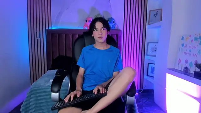 SthepanodiMonaco online show from April 17, 3:20 am