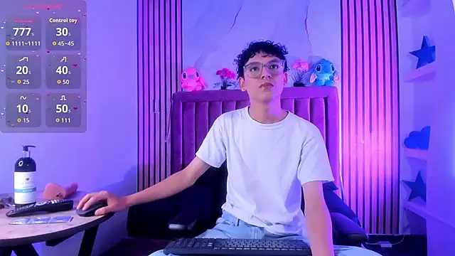 SthepanodiMonaco online show from December 4, 7:24 pm