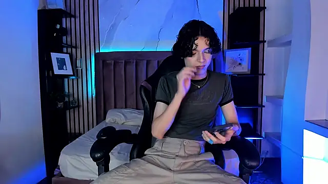 Snapshot of SthepanodiMonaco chatting on June 12, 3:26 am SthepanodiMonaco online show from June 12, 3:26 am