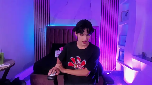 SthepanodiMonaco online show from February 2, 8:19 pm