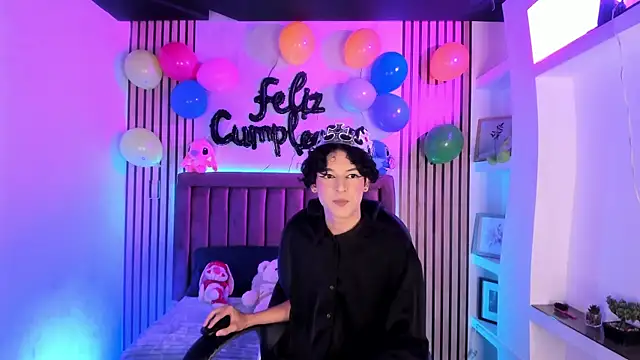 SthepanodiMonaco online show from April 10, 3:13 am