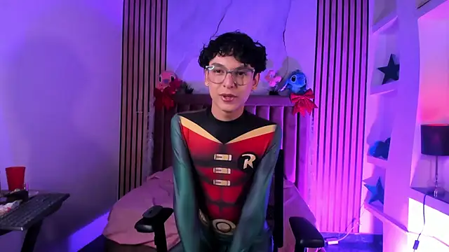 SthepanodiMonaco online show from December 13, 8:04 pm