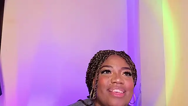 Snapshot of GraceMaaceey chatting on February 25, 2:56 am GraceMaaceey online show from February 25, 2:56 am