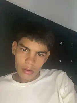 Snapshot of Lil_babyyy_ chatting on May 29, 4:13 pm Lil babyyy online show from May 29, 4:13 pm