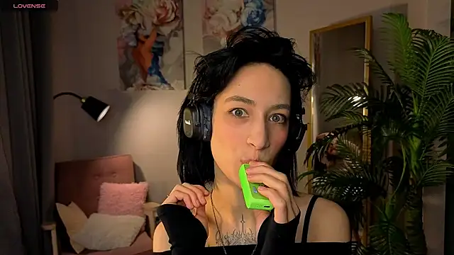 Lis Batsy online show from November 29, 2:39 pm