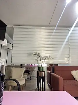 MiaScott Pink online show from December 22, 6:19 pm