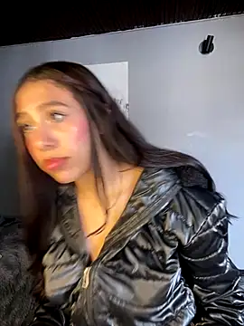 MiaScott Pink online show from December 4, 2:27 pm