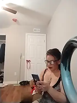 Snapshot of fuunSize chatting on December 1, 9:26 pm fuunSize online show from December 1, 9:26 pm