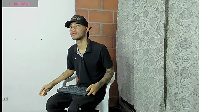 calvin-parker online show from December 20, 3:53 am