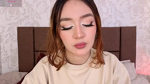 Paolagh  online show from April 18, 3:31 am