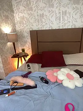 Paolagh  online show from February 26, 3:28 am