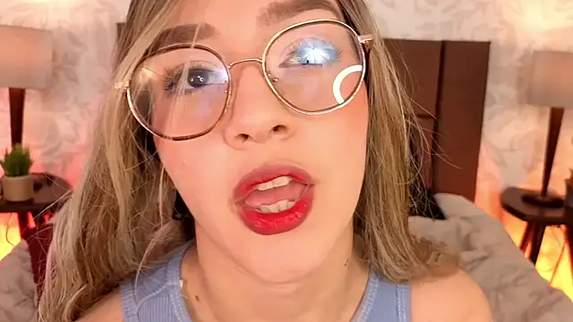 Paolagh  online show from March 28, 3:40 am