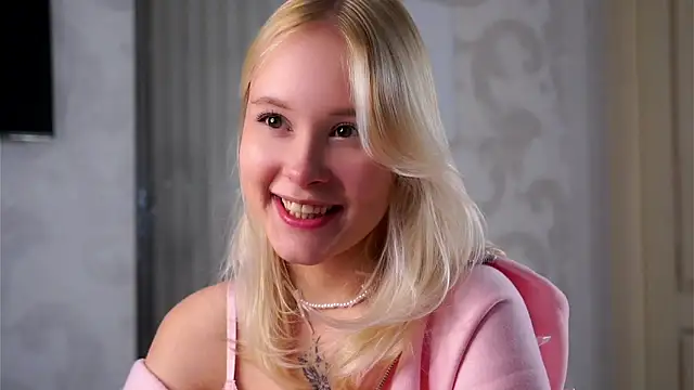 AunclreaVache online show from February 19, 3:47 am