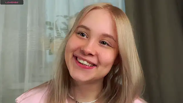 AunclreaVache online show from March 28, 11:00 am