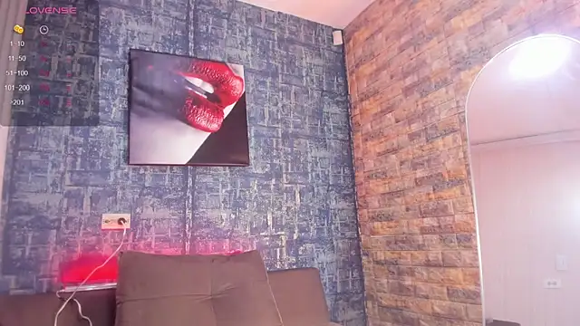 Brizza H033 online show from February 6, 8:38 pm