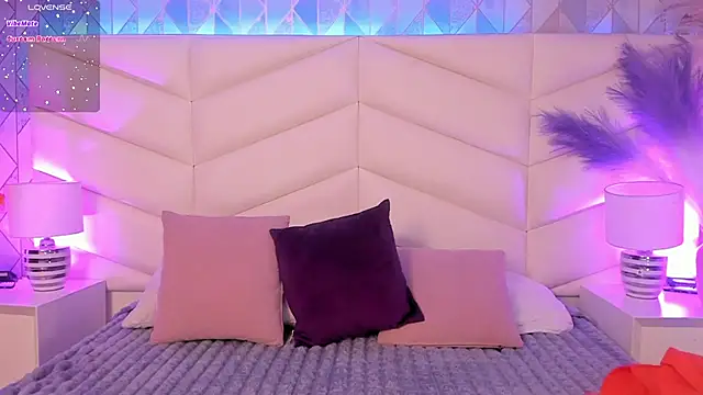 Lizzi Hotman  online show from April 11, 7:28 pm