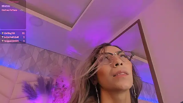 Lizzi Hotman  online show from April 16, 9:39 pm