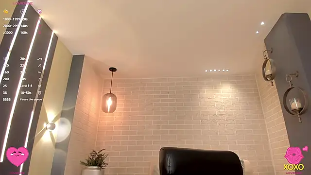 LisaFlowers  online show from January 12, 11:28 am