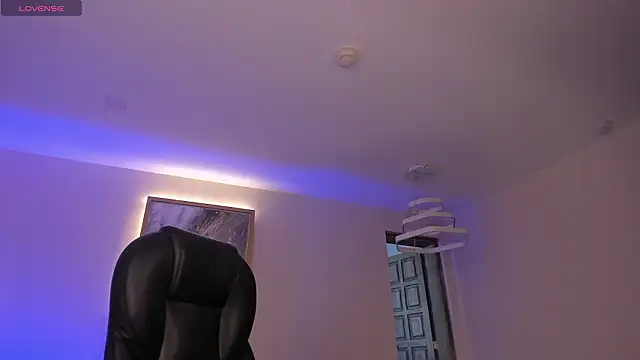 LisaFlowers  online show from February 28, 7:24 pm