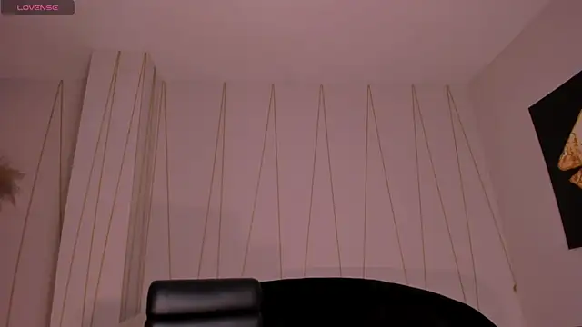 LisaFlowers  online show from March 7, 7:37 am