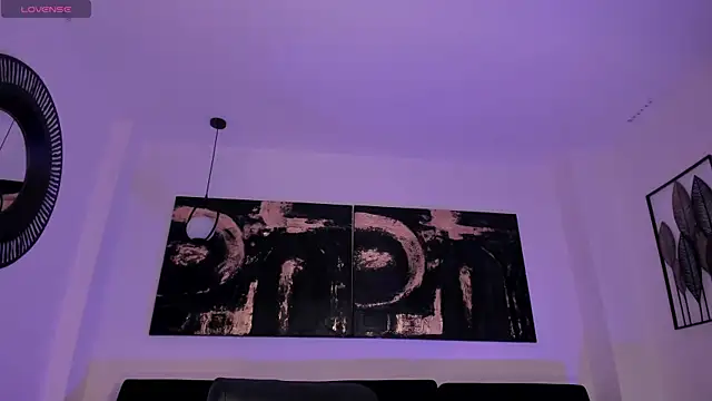 LisaFlowers  online show from April 15, 7:47 am