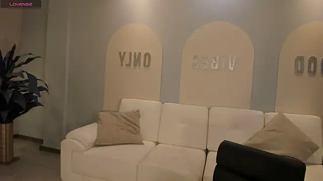 AmbarOwens online show from January 7, 4:06 am