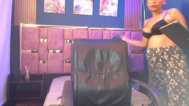  Caroline34 online show from April 7, 10:28 am