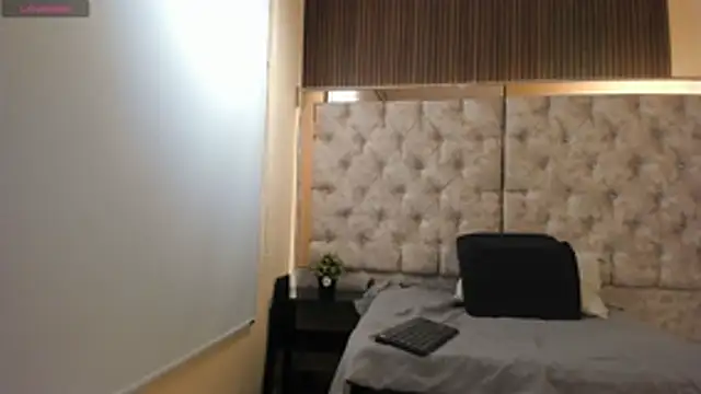  Caroline34 online show from April 30, 10:33 am