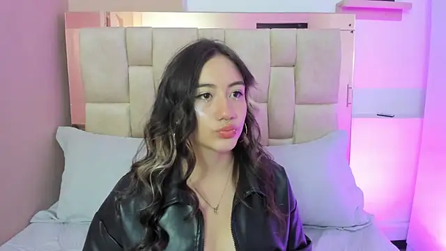 Nana  S online show from December 20, 3:20 am